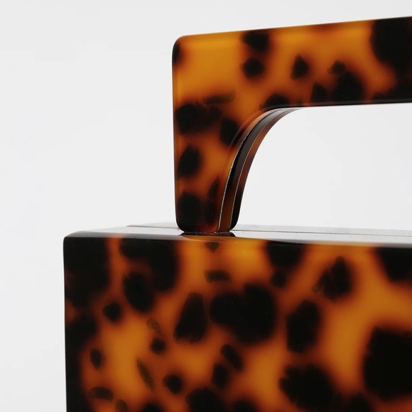 NWT - Lulus Tortoise Acrylic Box Clutch - Picture 3 of 9